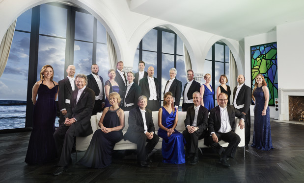 group photo of the Sixteen ansamble